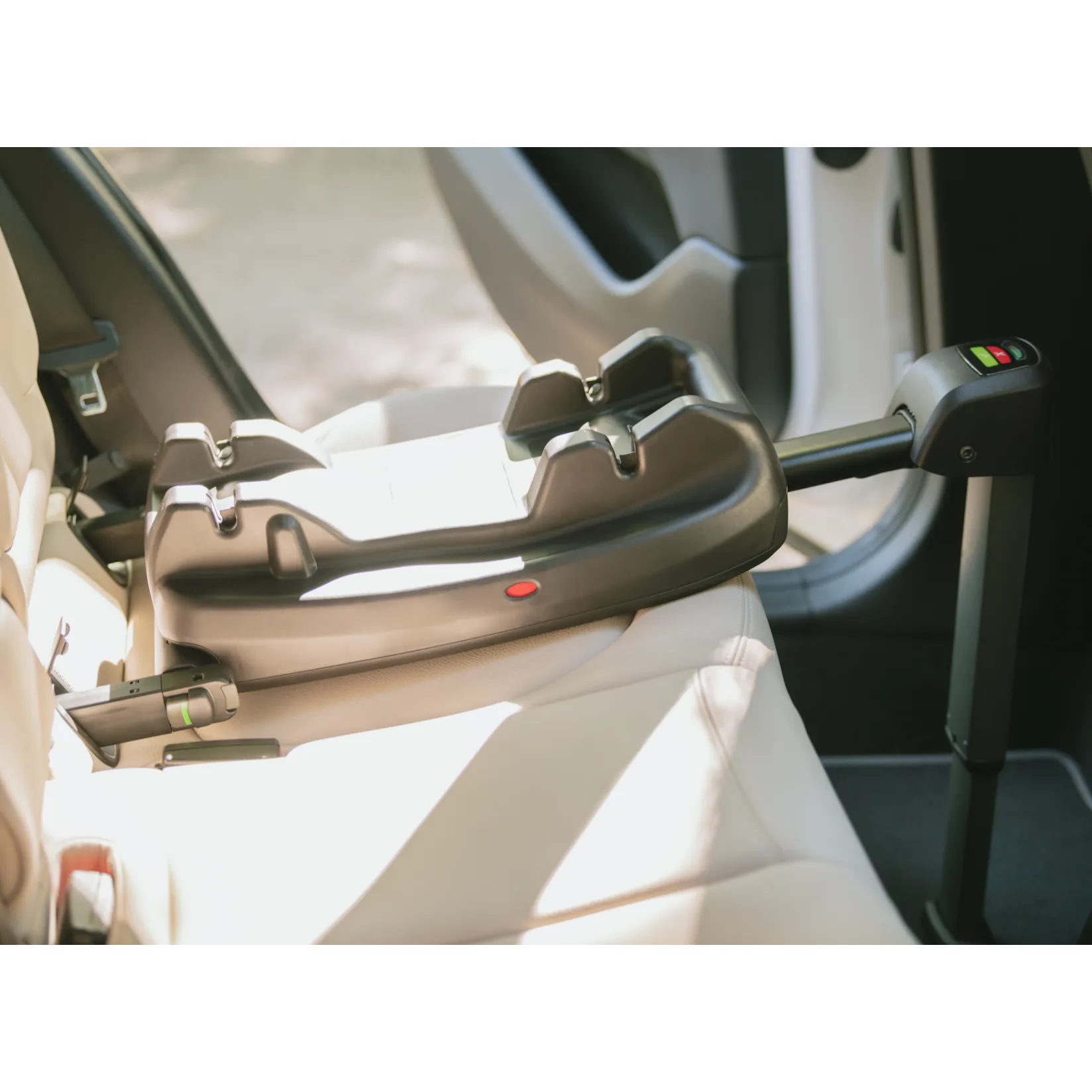 Tavo Pets by Nuna - Vehicle Base for Maeve™ Pet Car Seat